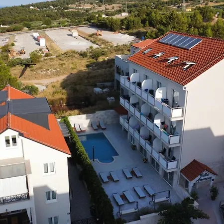 Amorena - Adults Only