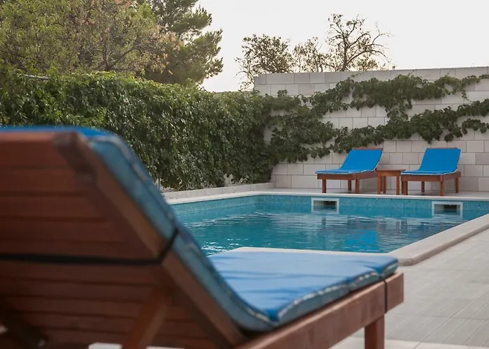 Amorena - Adults Only